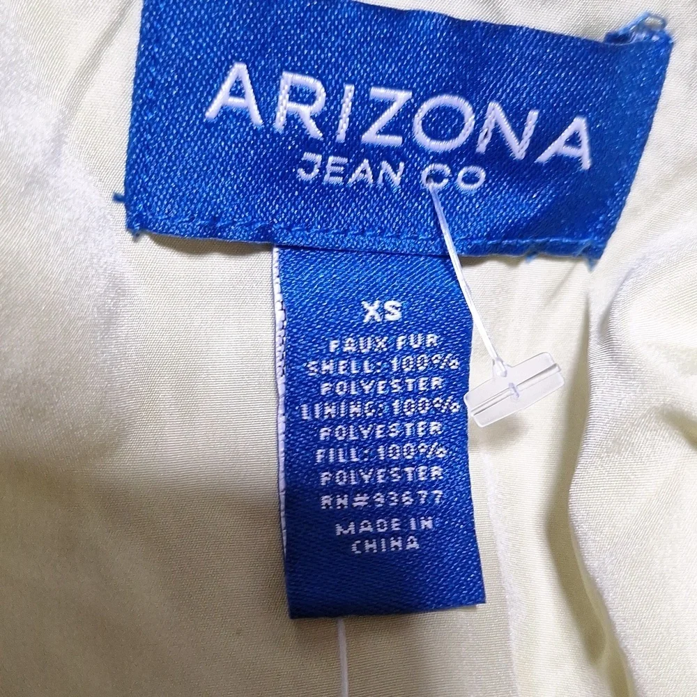 Arizona Jen Co XS faux fur coat
